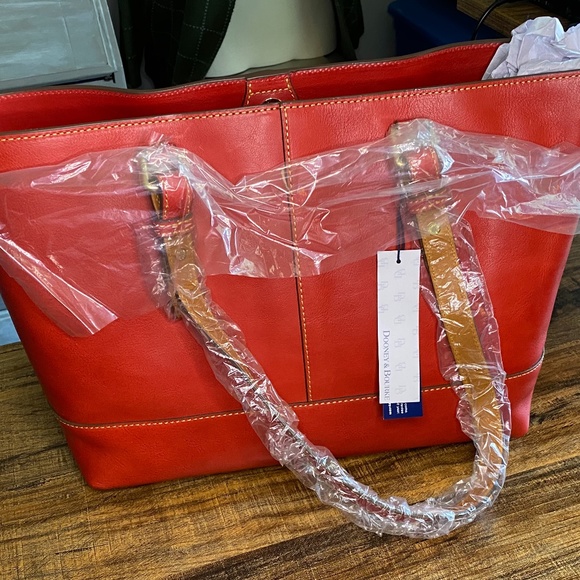 NWT Dooney & Bourke Red Bag - Picture 7 of 16